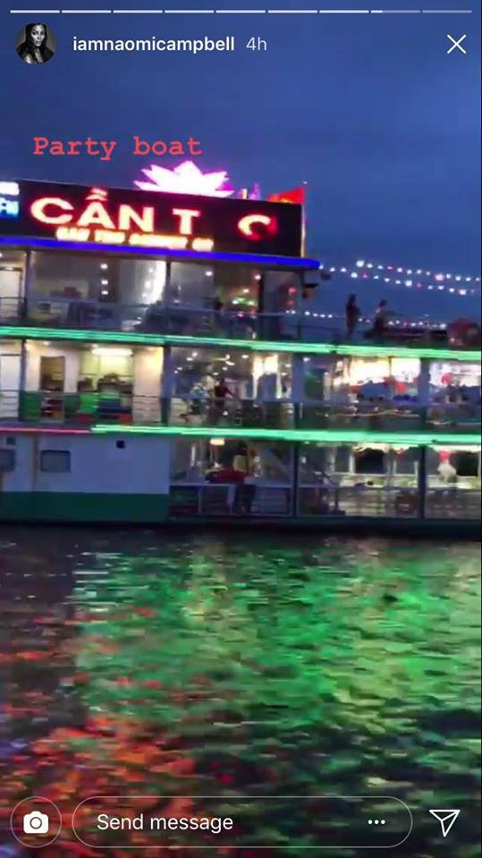 Siêu mẫu huyền thoại thăm thú sông nước miền Tây Nam Bộ.