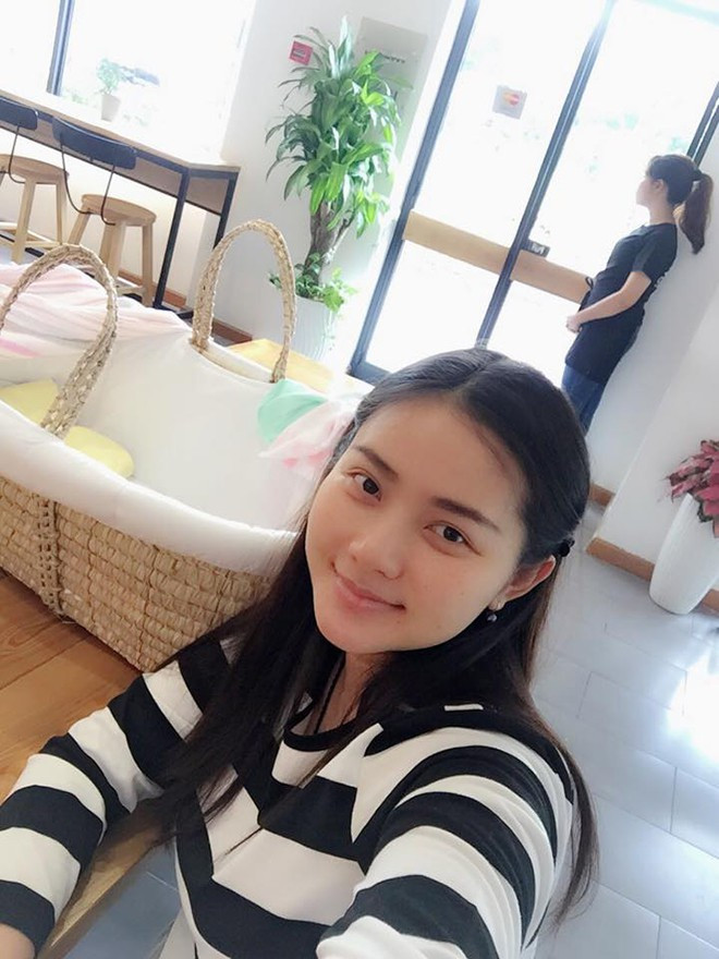 Hạ sinh con gái vào đầu tháng 11/2016, từ đó đến nay Phan Như Thảo chưa lấy lại được nhan sắc, vóc dáng như thời còn hoạt động nghệ thuật.