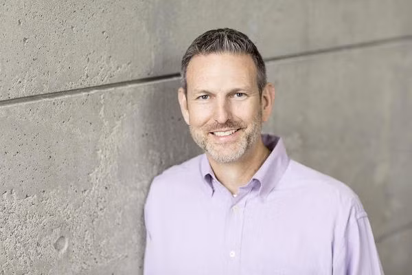 Chuck Edward, người đứng đầu phòng thu hút nhân tài tại Microsoft.