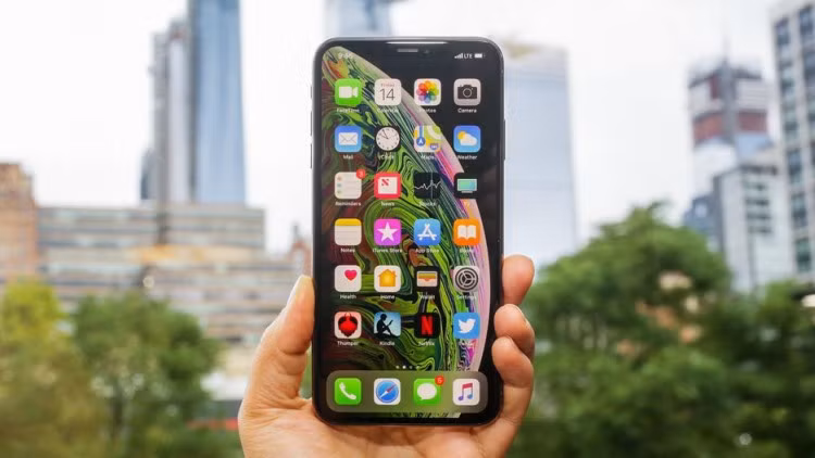 Lý do khiến giá iPhone xách tay về nước sớm luôn cao khó tin - Hình 2 Ly do khien gia iPhone xach tay ve nuoc som luon cao kho tin-Hinh-2