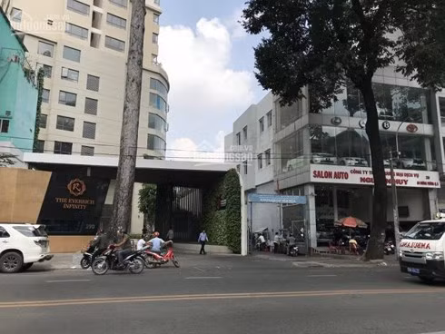 Cu dan The EverRich Infinity “choang” vi cho de o to gia 500 trieu dong