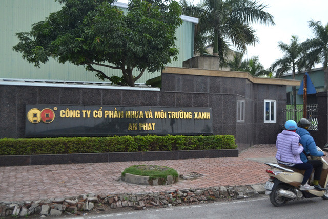 Danh tinh dai gia chi 30 ty mua 45 oto tang nhan vien choi Tet