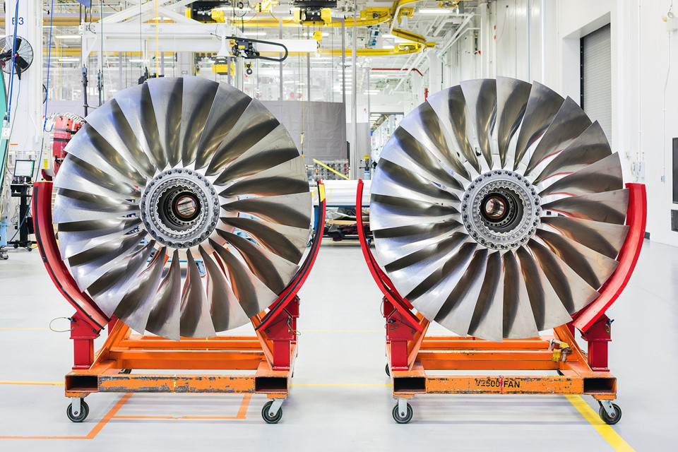 Cánh quạt cho động cơ của tàu bay Airbus A321. Ảnh: New York Times.