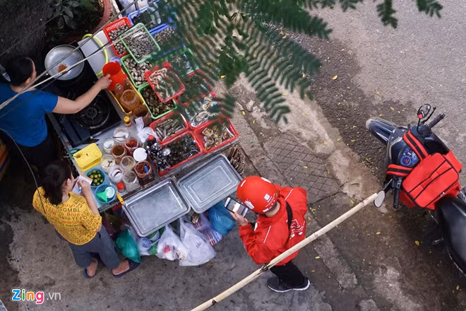 Nhieu hang hoa an theo ngay Ha Noi, Sai Gon nang gay gat-Hinh-2