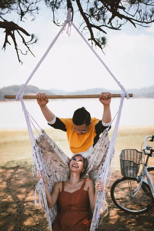 Chuyện tình của Phương Nhung và Ngọc Tài phải đối mặt với một rào cản lớn khi Ngọc Tài tốt nghiệp và chuyển qua London làm việc.