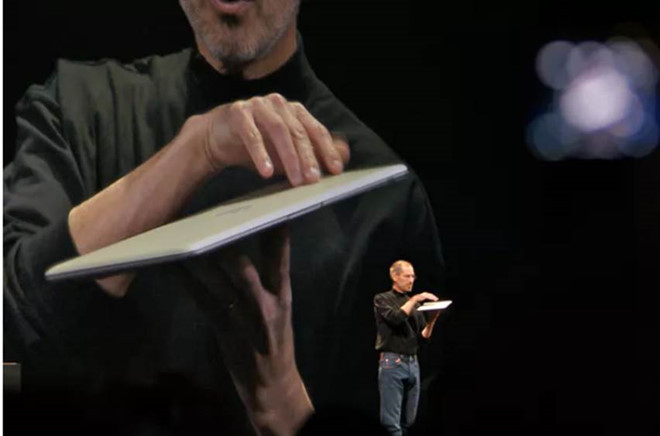 MacBook gia re cua Apple co the ra mat som hon du kien