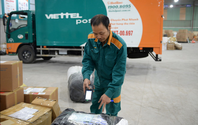 Viettel Post từng có nhiều lùm xùm trước đó về việc rút ruột, đánh tráo hàng của khách. Ảnh minh họa: Viettel Post.