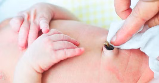 Đẻ xong, các mẹ cất 5 thứ này "giữ vía" cho con khỏi quấy khóc - Hình 3 De xong, cac me cat 5 thu nay