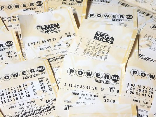 Vé số nằm trong ví của người đàn ông suốt 3 tháng mà không hề được kiểm tra. Ảnh minh họa.