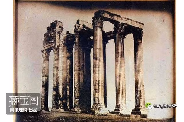 Bức ảnh Temple of Bacchus trị giá 922.490 USD.