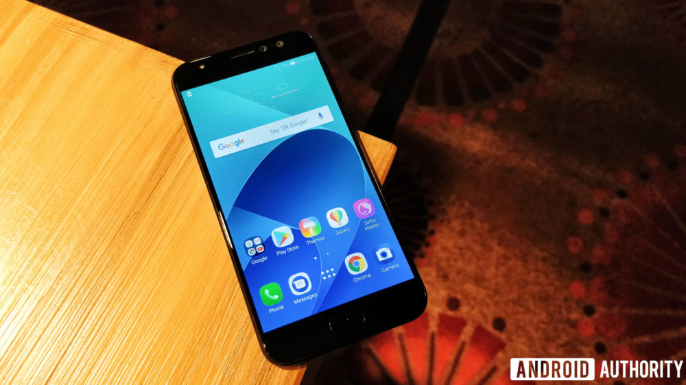 5. Asus (130 ngày) - Các thiết bị như Asus Zenfone 3, Zenfone 4, Zenfone 4 Pro, Zenfone 3 Zoom và Deluxe đều đã được hãng nâng cấp lên bản Android Oreo. Tuy nhiên việc cập nhật này diễn ra không liên tục, thời gian cách biệt khá xa. Đặc biệt với những biến thể như Zoom và Deluxe sẽ nhận được bản cập nhật chậm hơn các thiết bị khác.