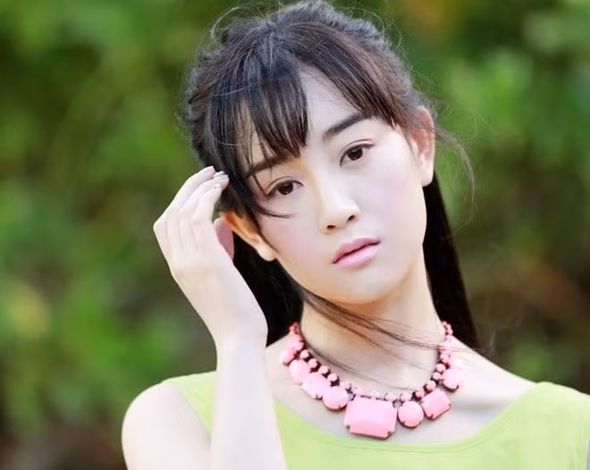 Nhan sắc thanh thoát của Trương Mông những ngày đầu bước vào con đường nghệ thuật.