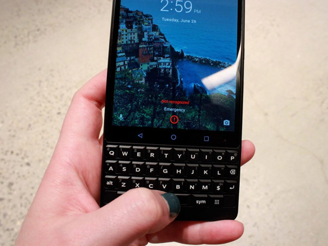 Cảm biến vân tay trên Blackberry Key2 quá tệ. Ảnh: Business Insider.