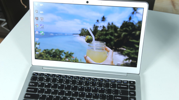 Masstel Notebook L133 có màn hình kích thước 13.3 inch, độ phân giải Full HD 1.080p. Máy sử dụng tấm nền IPS cho khả năng hiển thị hình ảnh trong và chân thực.