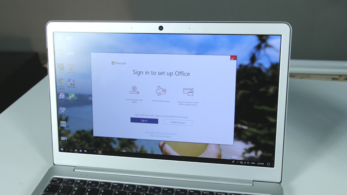 Thực tế sử dụng cho thấy màn hình là ưu điểm lớn nhất của mẫu laptop đến từ Masstel. Notebook L133 cho hình ảnh khá chất lượng. Màn hình của máy có góc nhìn rộng, khả năng tái tạo màu sắc tốt, độ sáng và độ tương phản cao. Phần màn hình này cũng được trang bị một lớp phủ có tác dụng chống chói.