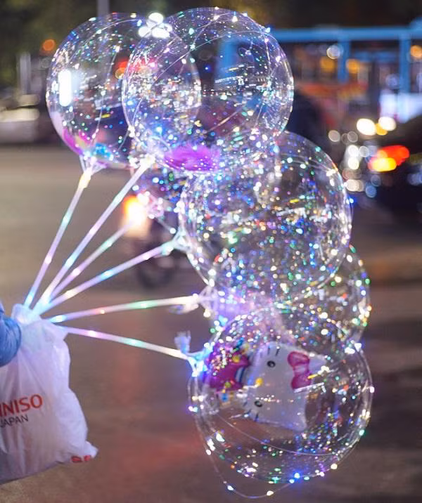 Để an toàn, phụ huynh tuyệt đối không cho trẻ chơi loại bóng bay Galaxy.