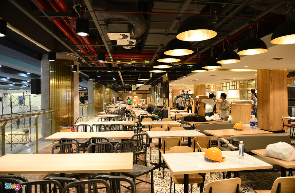 Một diện tích lớn được dành cho khu vực kinh doanh ẩm thực với các thương hiệu Nhật, Hàn Quốc, Việt Nam...