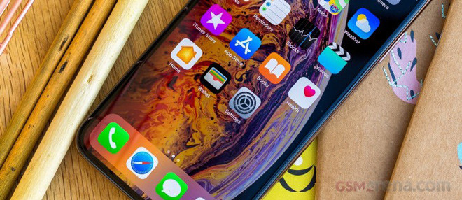 Man hinh OLED cua iPhone sap toi thoi mat van