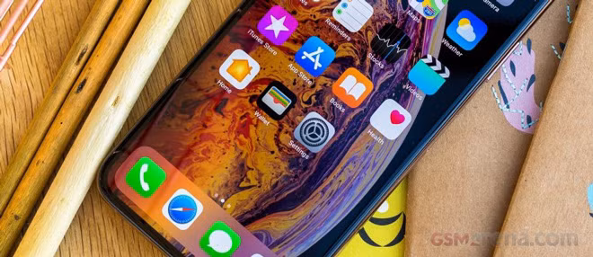 Man hinh OLED cua iPhone sap toi thoi mat van