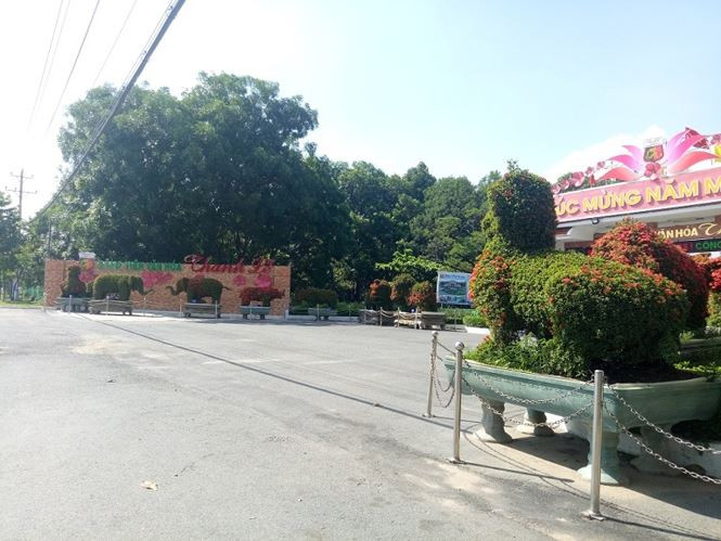 Công viên Thủ Dầu Một bị “xẻ thịt” để kinh doanh nhà hàng, tiệc cưới.