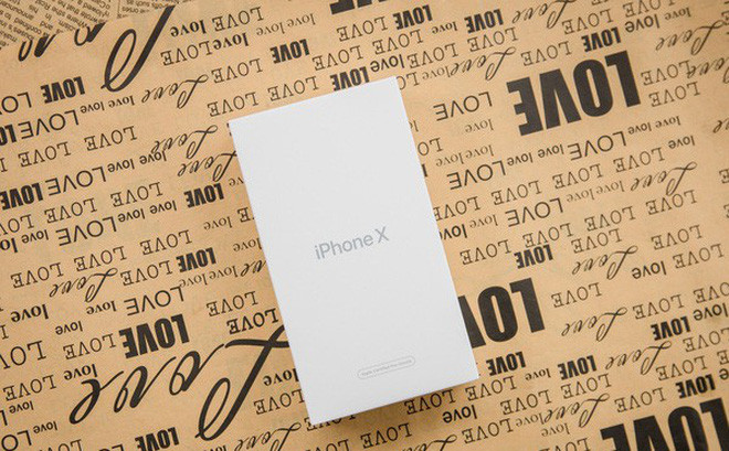 Sản phẩm iPhone X CPO vừa về Việt Nam.
