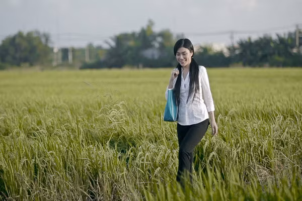 Lần xuất hiện tiếp theo ở nhà tôi, chị đã là một thiếu nữ trưởng thành. Ảnh minh họa.