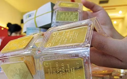 Gia vang giam dien cuong, roi xuong day 6 tuan