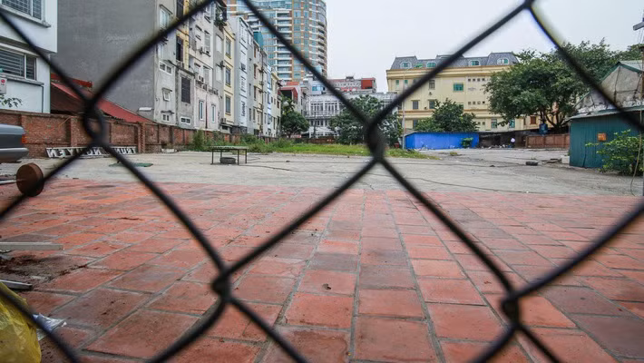 Hà Nội thu hồi gần 2.600 m2 "đất vàng" hồ Tây của UDIC.