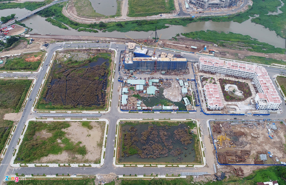 Nhiều khu vực trong khu đô thị đang được phân lô rộng hàng nghìn m2 với hạ tầng giao thông hoàn chỉnh.