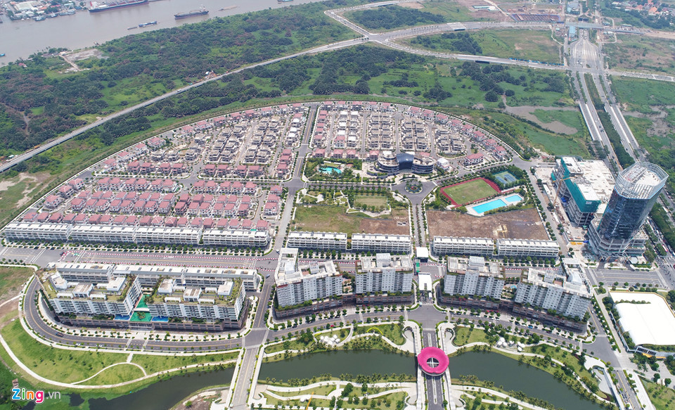 Đô thị này ở ngay vị trí trung tâm của Khu đô thị Thủ Thiêm, đang đầu tư và dần hoàn thiện, đã đưa vào sử dụng các tổ hợp biệt thự, nhà phố thương mại và căn hộ cao cấp, khách sạn 5 sao, công viên, bệnh viện, trường học...