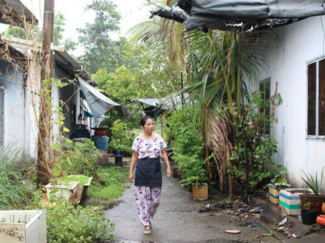 Sala sang trọng phía bên kia những căn nhà nát.