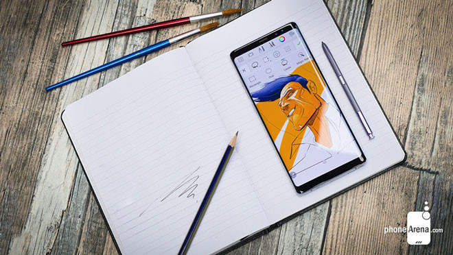 Galaxy Note 8 và bút S Pen.