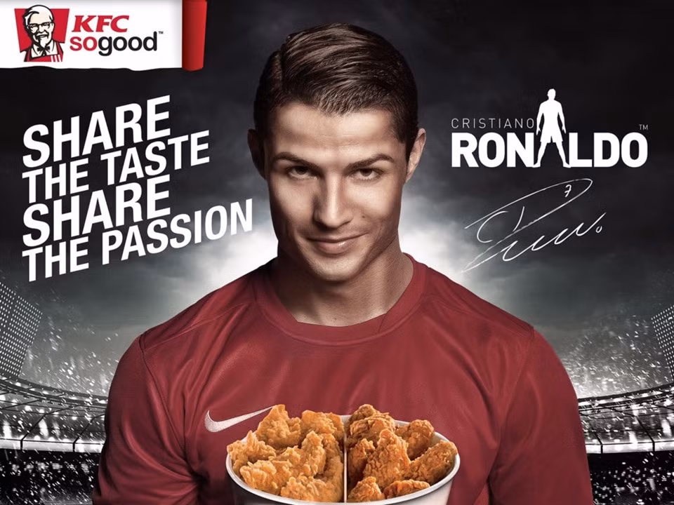 Ngôi sao này cũng ký hợp đồng quảng cáo với các nhãn hàng nổi tiếng như Castrol, Samsung, và KFC.