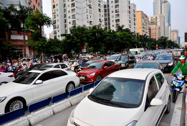 Ha Noi: Loat chung cu moc tren dat cong nghiep noi do-Hinh-3