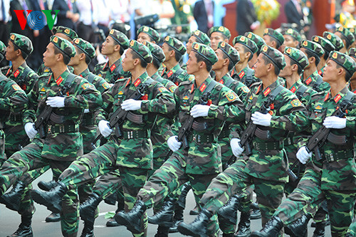 Một khối khác lần đầu xuất hiện là các chiến sĩ Trinh sát đặc nhiệm, một trong những lực lượng đặc biệt của quân đội ta - những chiến sĩ ưu tú gan dạ, dũng cảm, kiên cường được huấn luyện đặc biệt để thực hiện những nhiệm vụ tác chiến đặc biệt trong chiến đấu.