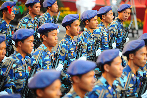 Khối các chiến sỹ cảnh sát biển, lực lượng xuất hiện tại lễ diễu binh năm 2010.
