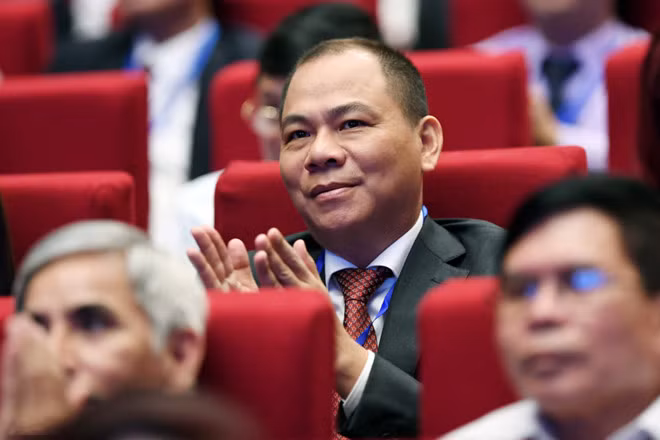 Voi 4,2 ty USD, ty phu Pham Nhat Vuong dang giau hon nhung ai?