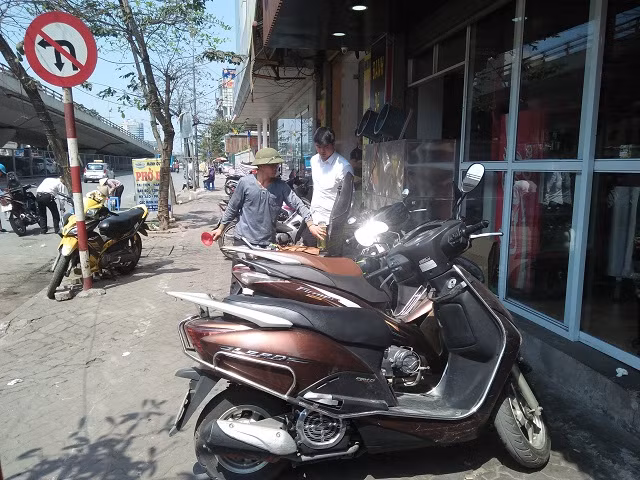 Chỉ cần một lần bán được nửa lít xăng đã có lãi.