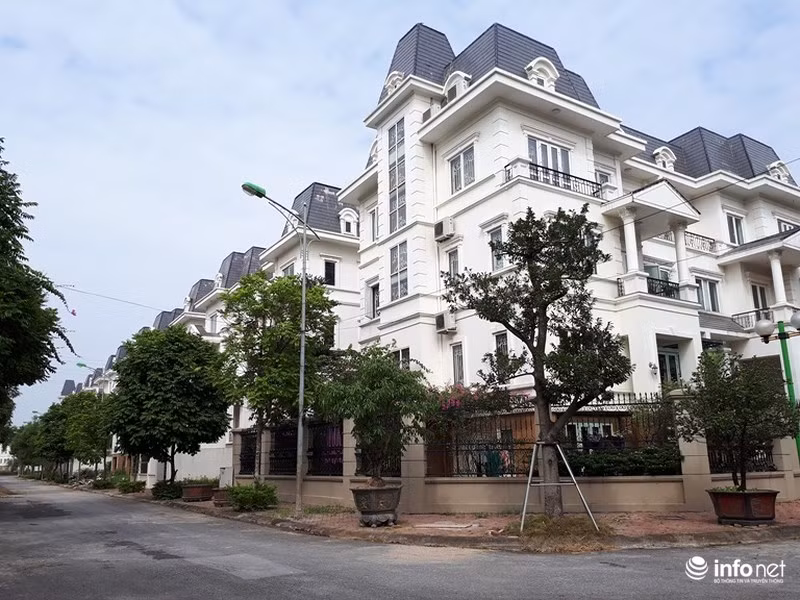 Hiếm hoi mới thấy có căn biệt thự có người ở.