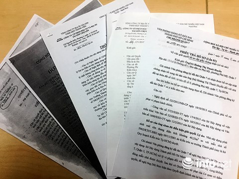 Dù xây dựng theo như mẫu nhà phê duyệt nhưng căn nhà của bà Huyền lại không được hoàn công.