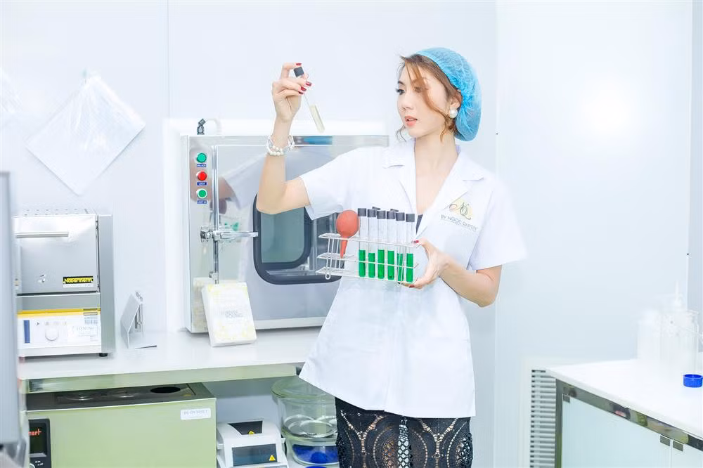 Ngoc Quyen dap tra khi bi chong cu to kinh doanh my pham 