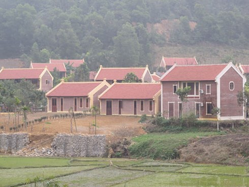 Chu du an Dien Vien thon khien loat lanh dao bi ky luat la ai?