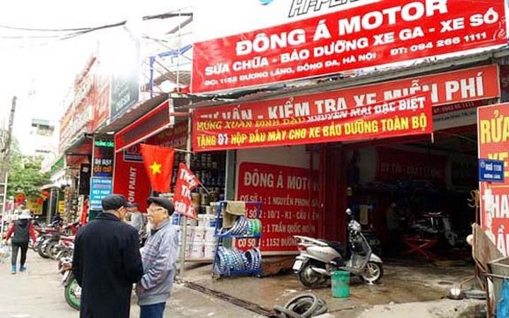 Dự án Twin Tower là tổ hợp dịch vụ công cộng, nhà ở cho thuê và văn phòng cho thuê vị trí số 1152 – 1154 đường Láng, mặt tiền của dự án vẫn là các cửa hàng cho thuê nhỏ lẻ. Ảnh: Reatimes.