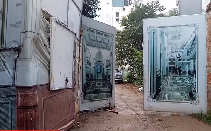 Khu "đất vàng" này nằm ngay ngã tư giao giữa đường Hàng Bài và Hai Bà Trưng nên có mặt tiền nằm trên cả hai tuyến phố. Ảnh: Kinh tế & Tiêu dùng.