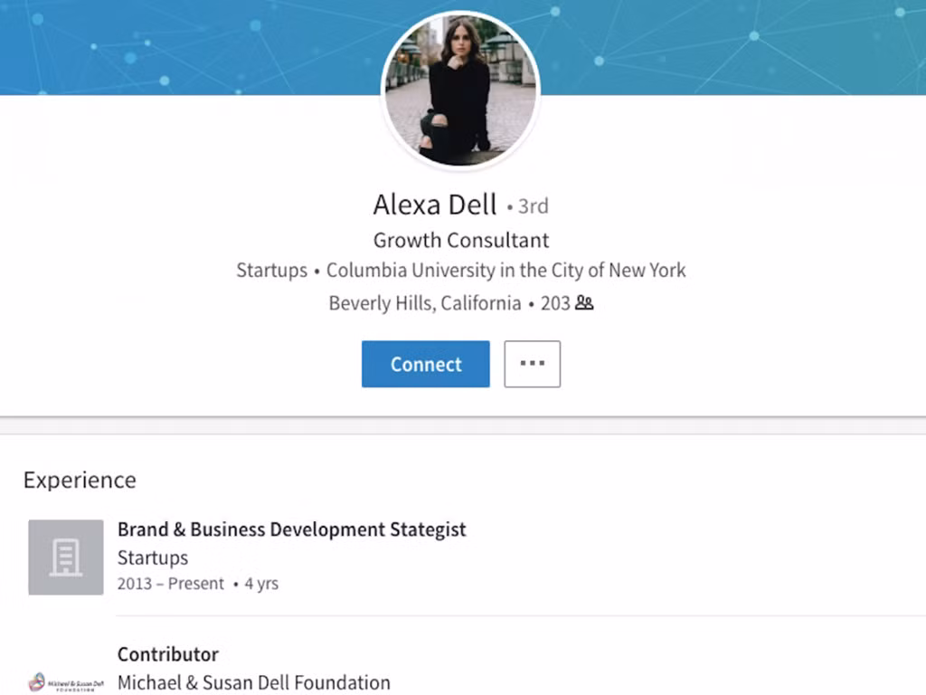 Theo hồ sơ đăng tải trên LinkIn, Alexa Dell từng theo học Đại học Columbia ở New York. Hiện cô là nhà chiến lược phát triển kinh doanh và thương hiệu. Ảnh: LinkedIn.