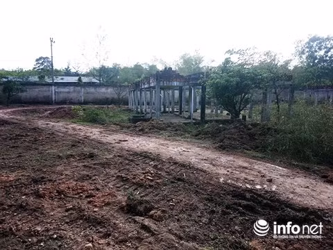 Chỉ thi công vài hạng mục dở dang sau đó dự án bị bỏ hoang nhiều năm.