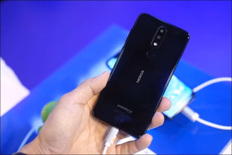 5 smartphone moi ra mat gan day phu hop cho nguoi tre-Hinh-8