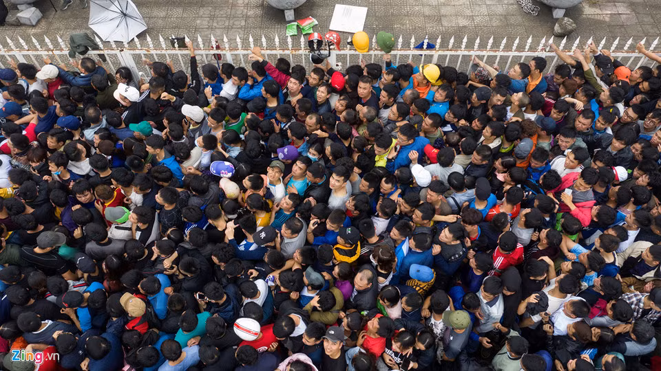 Nghi van trong vu 2.500 ve Viet Nam - Philippines ban het trong 5 phut