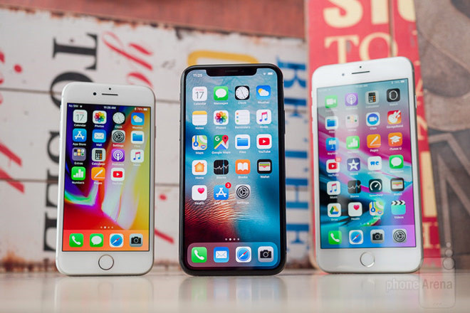 iPhone X đắt hơn iPhone 8 và 8 Plus - Giá cả luôn là một yếu tố được nhiều người quan tâm.iPhone 8 và 8 Plus có mức giá rẻ hơn tương đối so với iPhone X nhưng vẫn được trang bị nhiều tính năng tương tự.