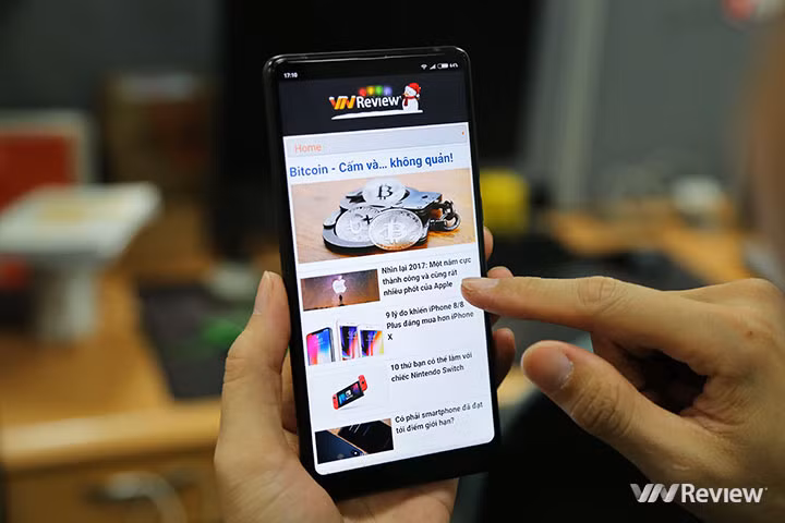 Mi Mix 2 có thể lướt web liên tục được hơn 8 giờ.